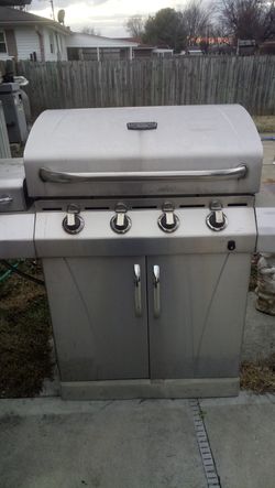Commercial charbroil gas grill