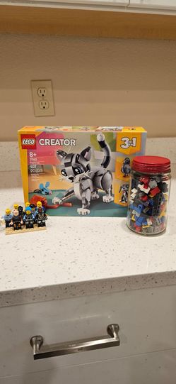 LEGO SET,  9 MINI FIGURES, & PIECES