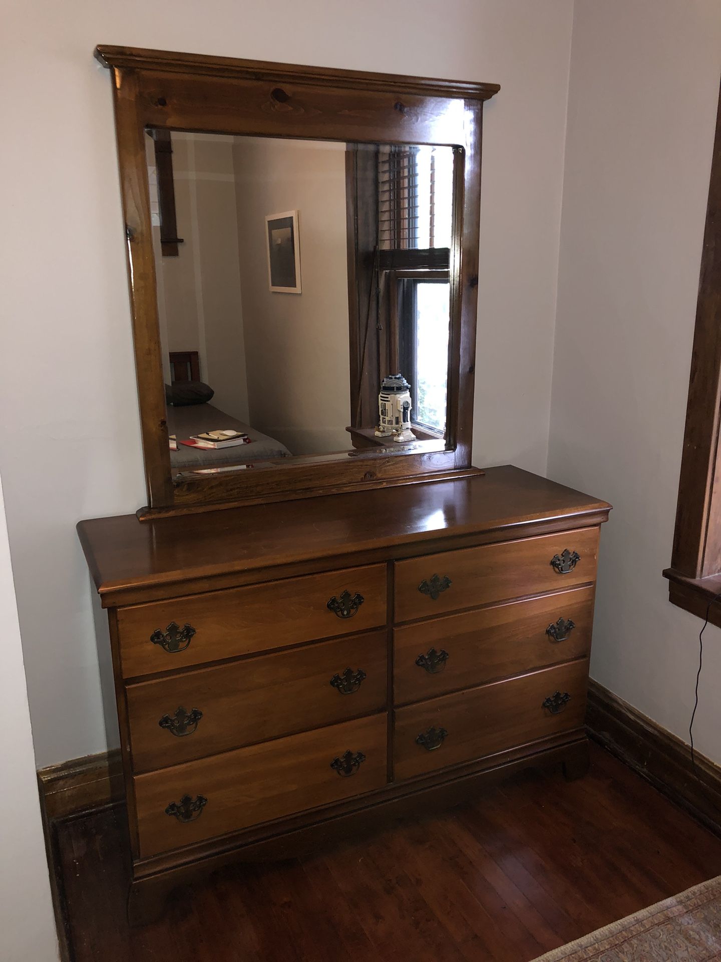 Dresser W/ Mirror