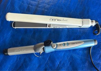 Unused Jibere de Paris Flat Iron, Curling Iron & Storage Case