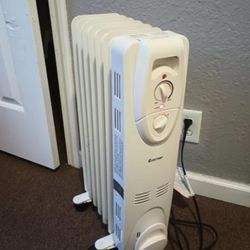 Electric Heater Oil Filled Radiator Space Heater...Never Used