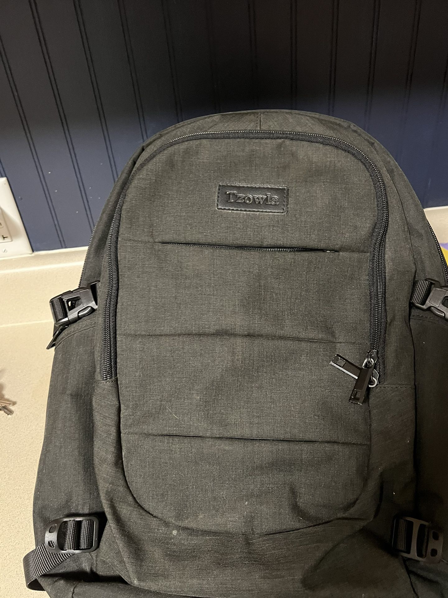 Tzowla Laptop Backpack Lightly used For Sale