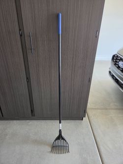 Shrub rake excellent condition