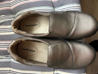 Just a pair of walking shoes for any occasion size 6-7