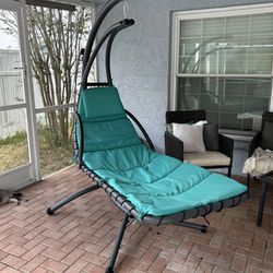 Swinging Chaise Lounge Chair