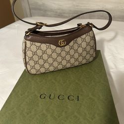 Gucci Women’s Shoulder Bag