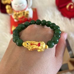 Pi’xiu 24k yellow gold with Nephrite Jade