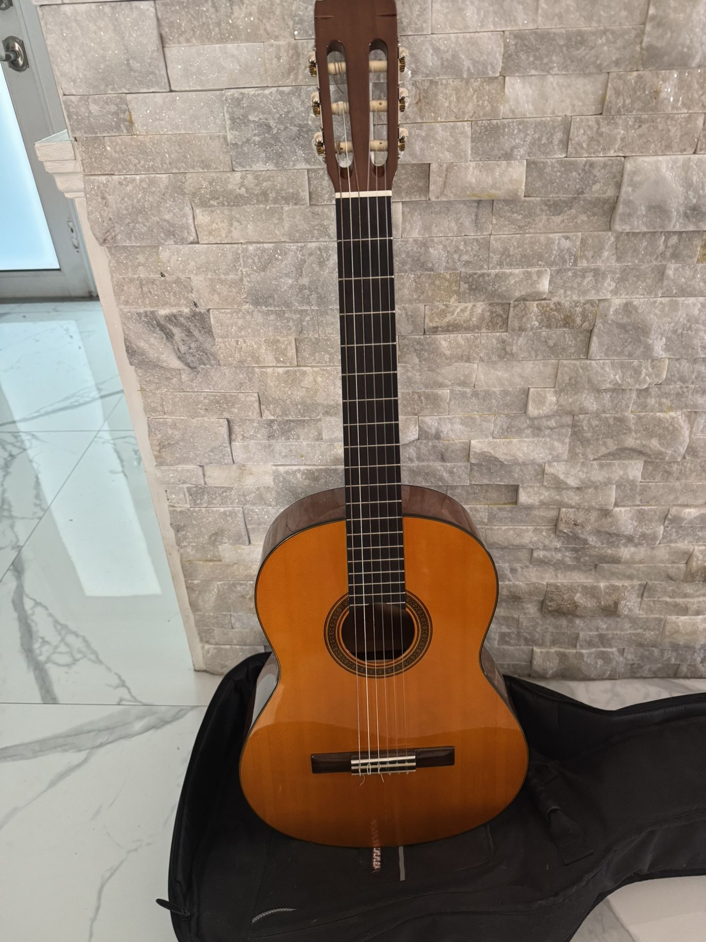 Yamaha GUITAR