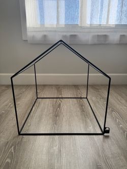 Metal Frame Dog House