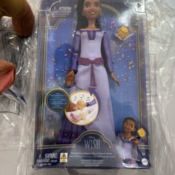 Disney’s Wish Singing Asha of Rosas 11 inch Fashion Doll & Star Figure, She Sing