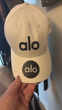 Alo hat $30 white new