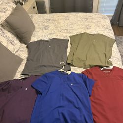 7 Sets Of Scrubs Medium