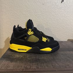 Jordan 4 Yellow Thunder 