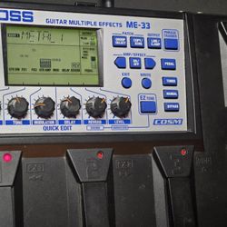 Boss ME-33 Multiple Effects pedal board