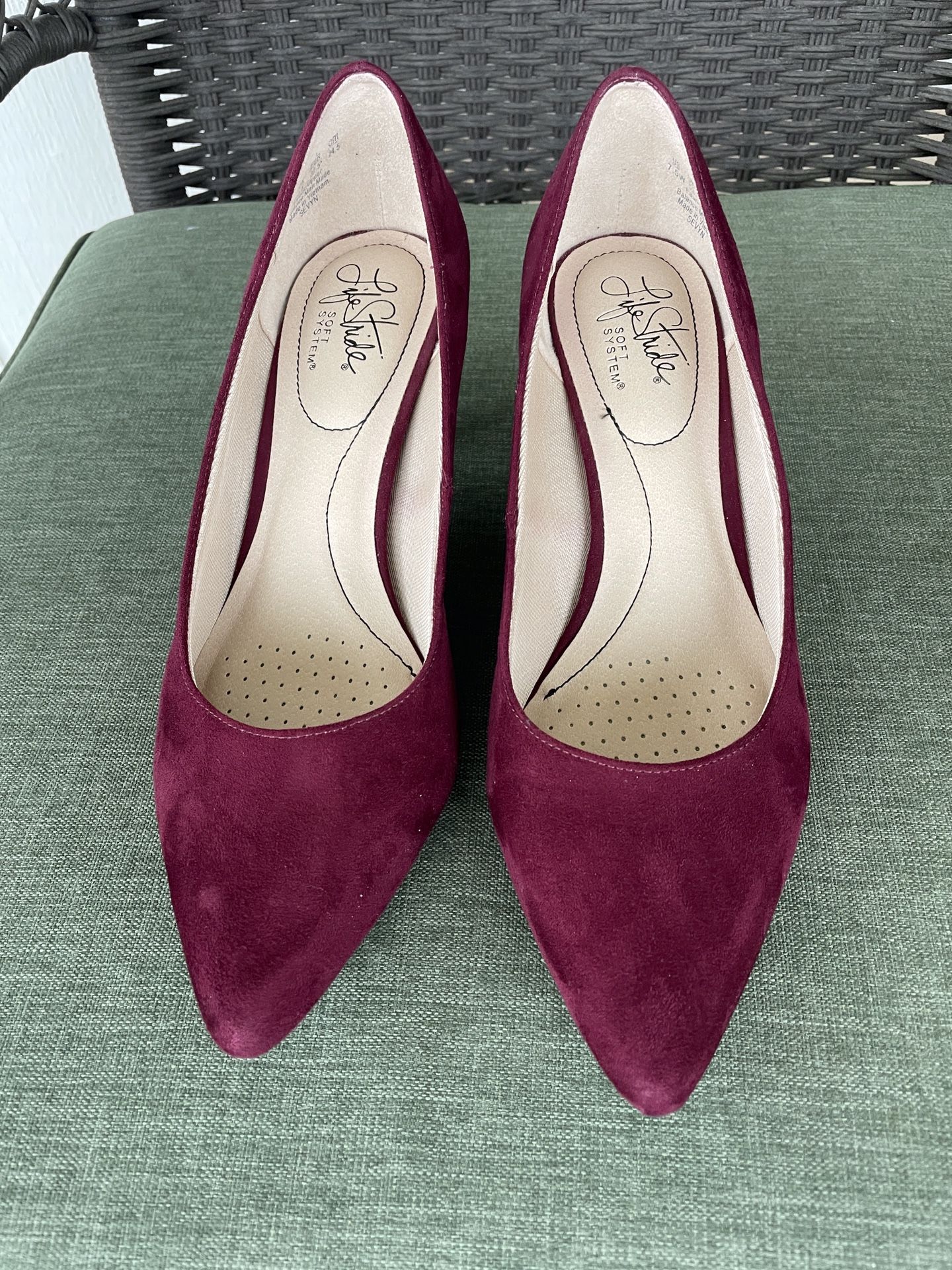Womens Life Stride Soft System Heel Stilletto Pointed Toe Dress Shoes 7.5 Wide
