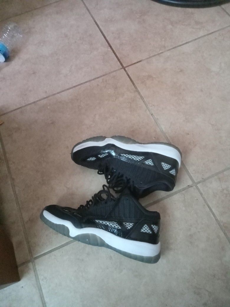 Jordan 11 Low Ie