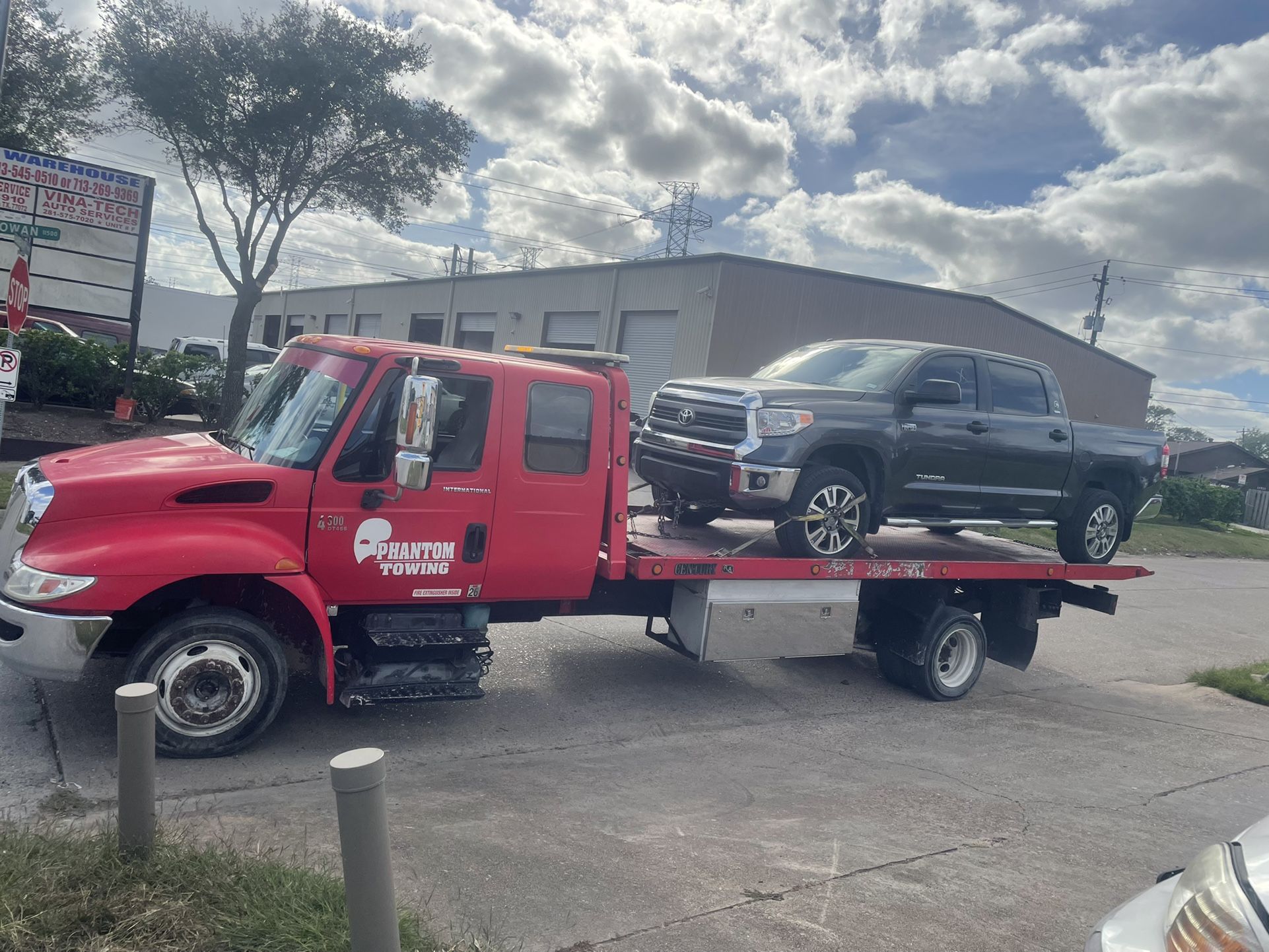Flatbed Tow Trucks Why And When Should You Use Them, 50 OFF
