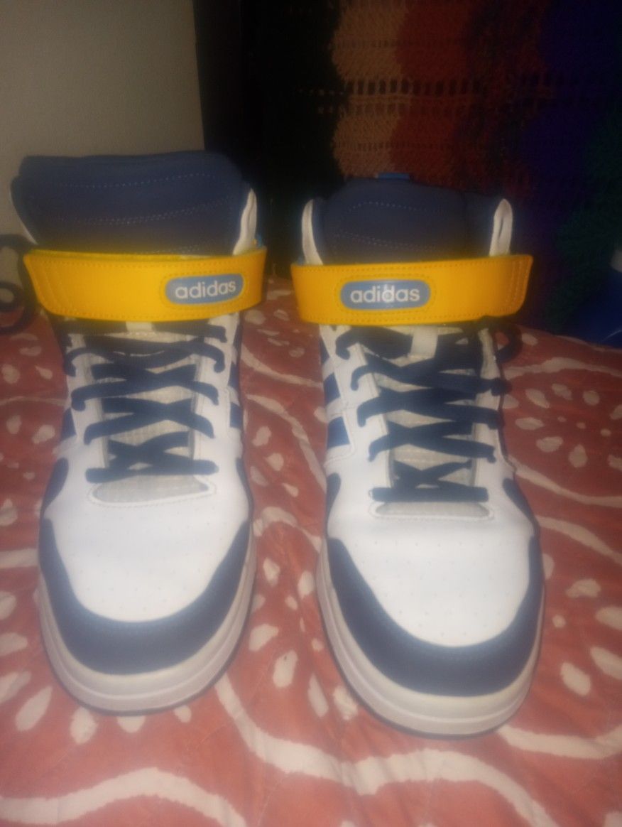 NIB Men's ADIDAS Cloudfoam Mid Top Sneaker Shoes Last Once