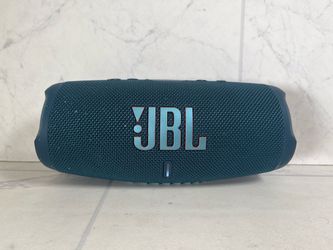 JBL Charge 5 portable Bluetooth speaker (A1G011051)