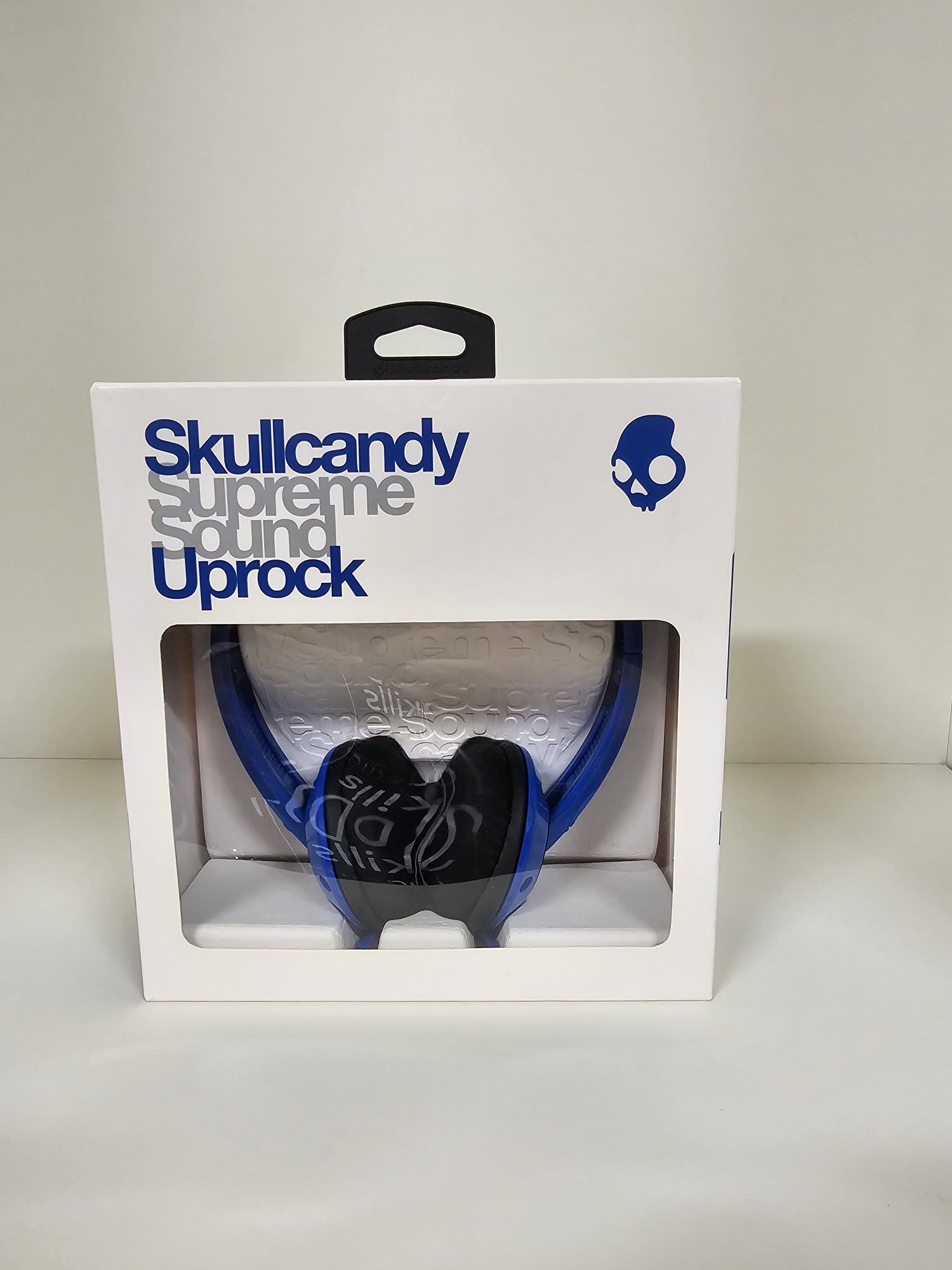 Lot of 17 Brand New Skullcandy Supreme Sound Uprock  Headphones in Blue