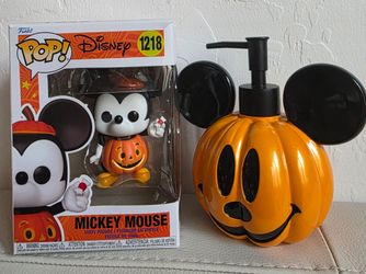 Disney Halloween Mickey Mouse Pumpkin 🎃