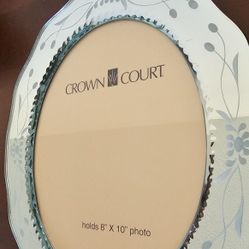 $45.00 - Vintage Venetian Glass Photo Frame, Elegant Beveled Etched Glass Design Accents!  Like New Condition/Lowest Price!