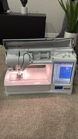Husqvarna Viking Designer SE Sew/Embroidery