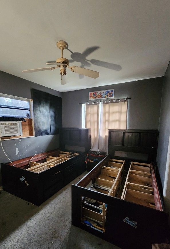 2 Twin Size Bed With Storage