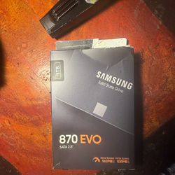 Samsung solid State Drive one terabyte 870 Evo