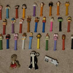 Lot of 35 Vintage & Modern PEZ Dispensers - Disney, Old Dominion Truck, Fuzzy Cubs