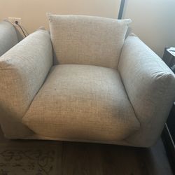 2 Comfy Chairs 50$ For Pair