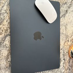 13-inch MacBook Air with M3 chip - Midnight