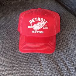 DETROIT REDWINGS DAD HAT BRAND NEW