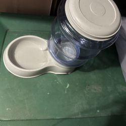 Pet Food Dispenser