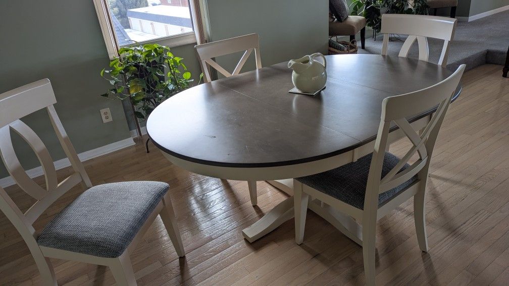 Canadel Dining Table w/Leaf and 4 Chairs