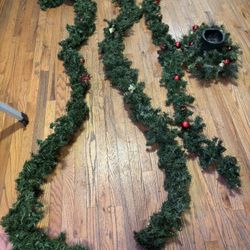 Garland And Center Piece