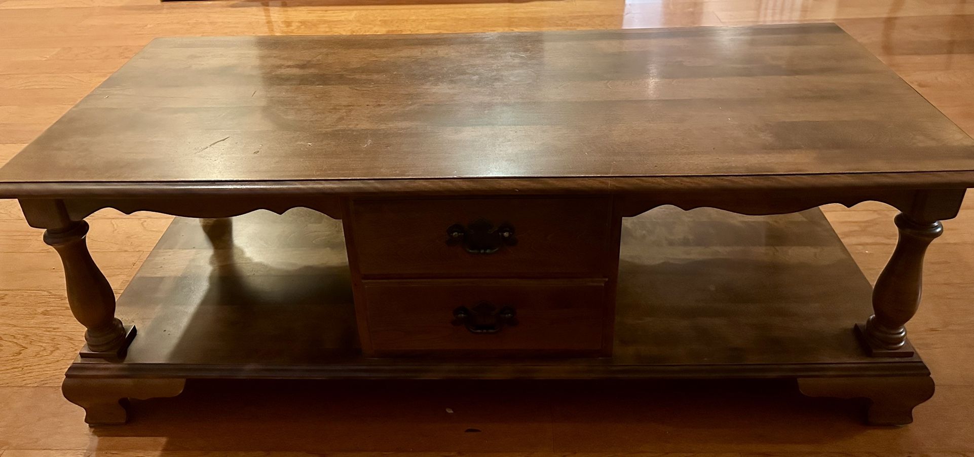 ~~ ☕ Ethan Allen Solid Wood Coffee Table – Excellent Quality~~