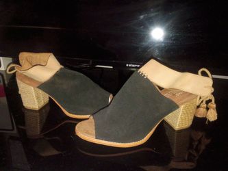 Women's shoes size 8.5