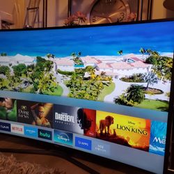 55" Samsung Smart Tv 4k Curved Great Condition.  Has Great Quality Pics No Scratch Come With Remote 