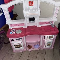 Play Kitchen 