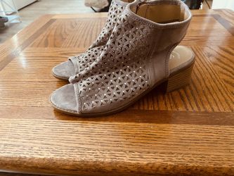 Girl Shoes Size 4
