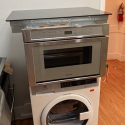 THERMADOR MICROWAVE DRAWER 24”