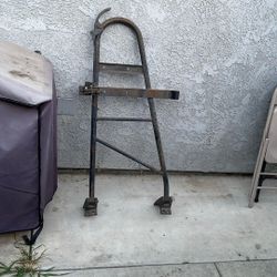 Spare Tire Swinging Out Tire Mount 1990 Ford Bronco.