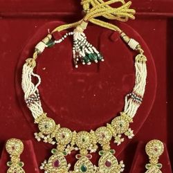 Regal Kundan Pearl Choker Set