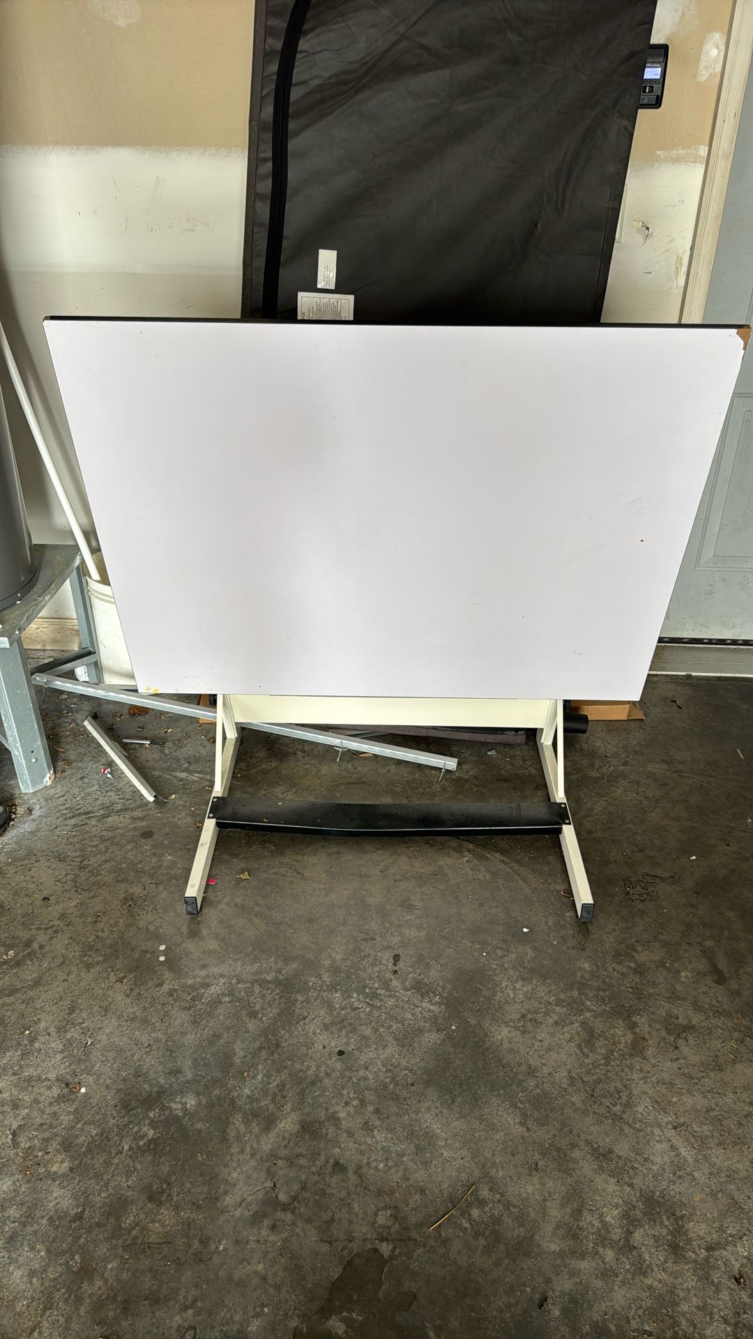 Adjustable Art/sketch Table