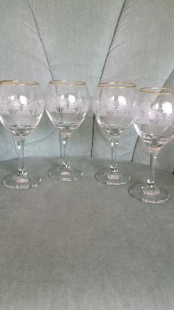 Four Stunning 8" Tall Long Stem Wine Glasses Christmas Winter Scene