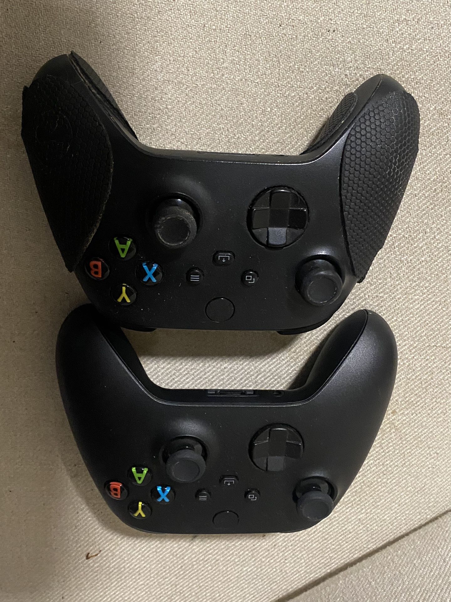 2 Xbox Controllers