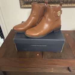 Tommy Hilfiger Ankle Boots 7.5