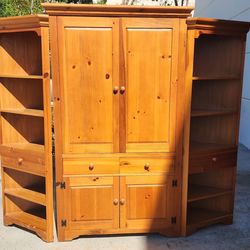 TV Cabinet w side shelves