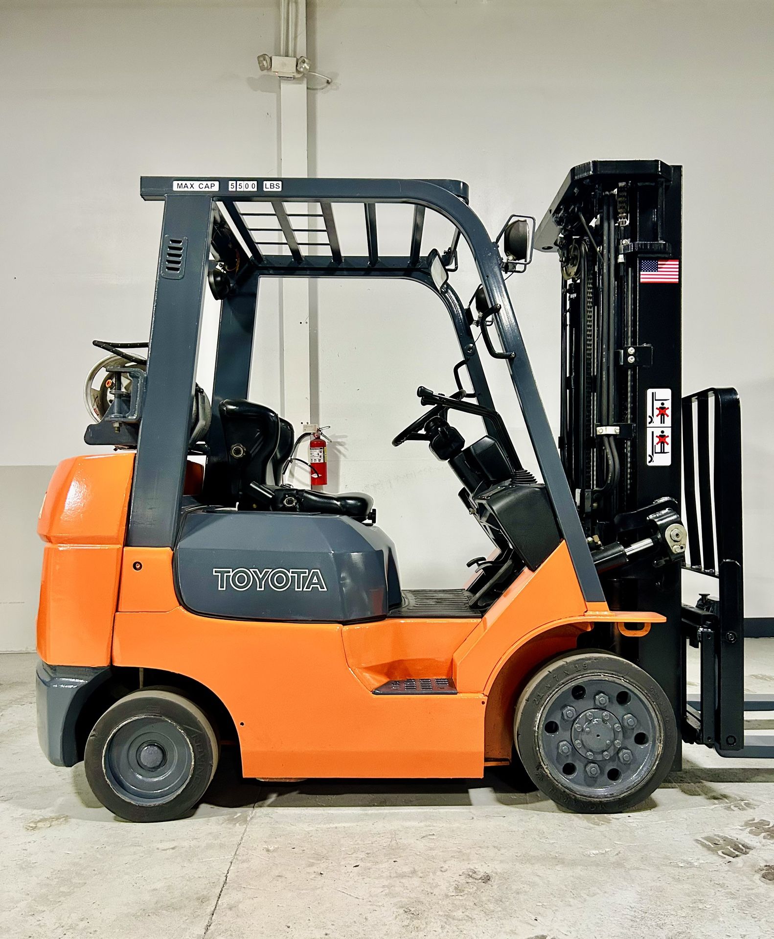 Toyota Forklift. Capacity 5500 Lb. Triple Mast. Side Shift. ONLY 3100 Hours. Propane. No Any Issues! No Any Codes! No Any Leaks.